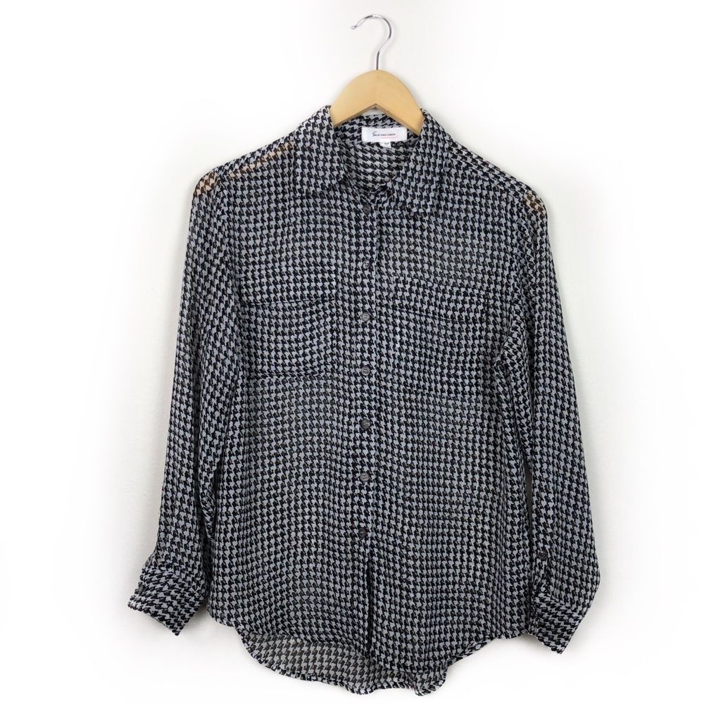 Two By Vince Camuto Button Up Printed Blouse Size XS